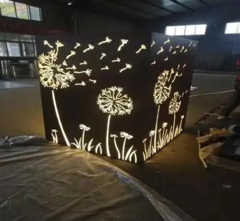 四更镇耐候钢灯箱